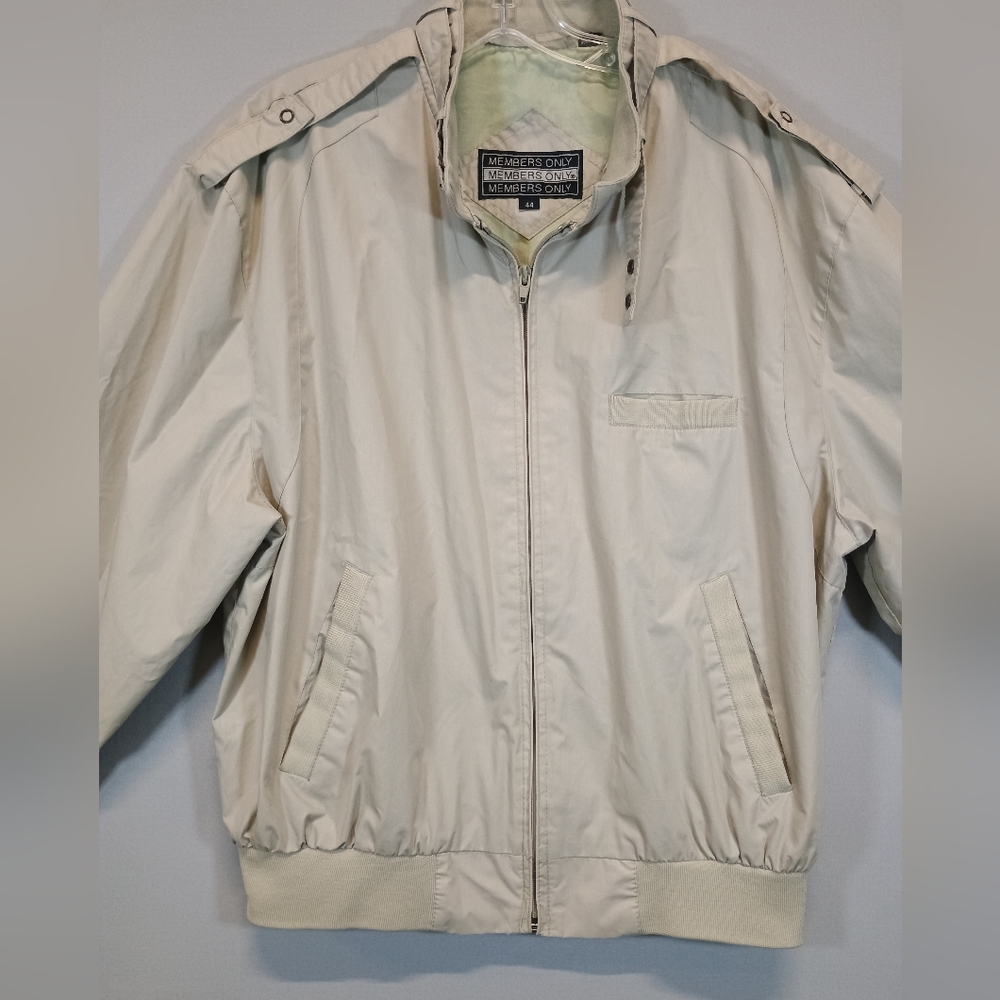Vintage Members Only Jacket Size 44 Beige Classic Full Zip Bomber